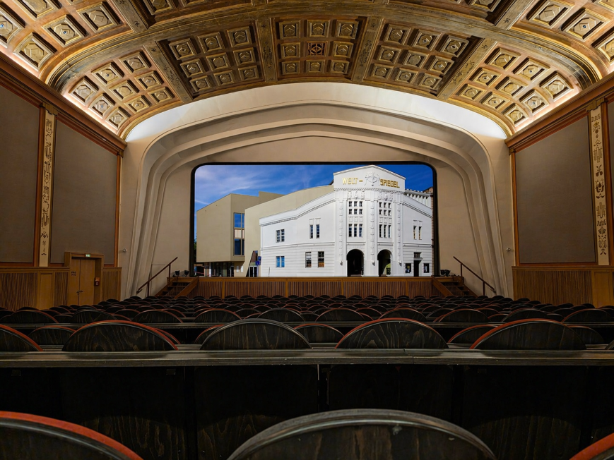 Saal1 Leinwand